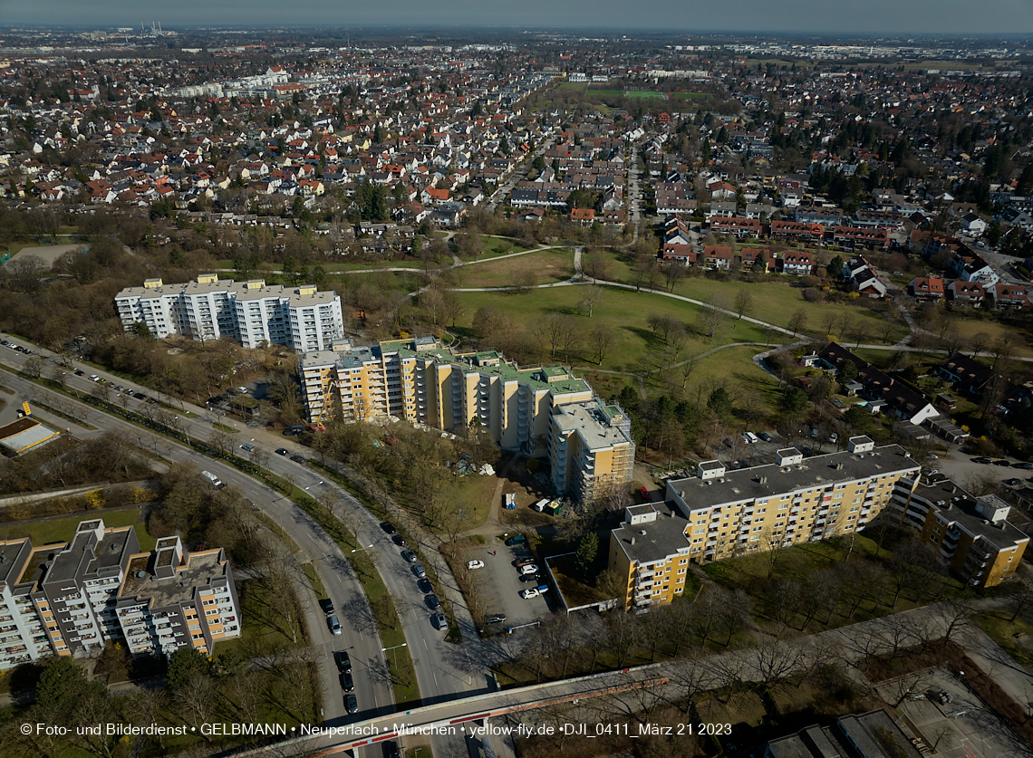 21.03.2023 - Luftbilder von der Baustelle Karl-Marx-Ring 53-57 in Neuperlach